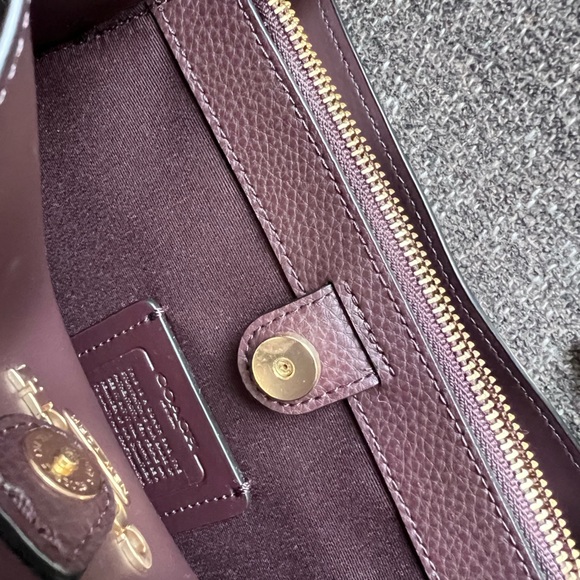 COACH | Town Bucket Bag | Black - Picture 5 of 10